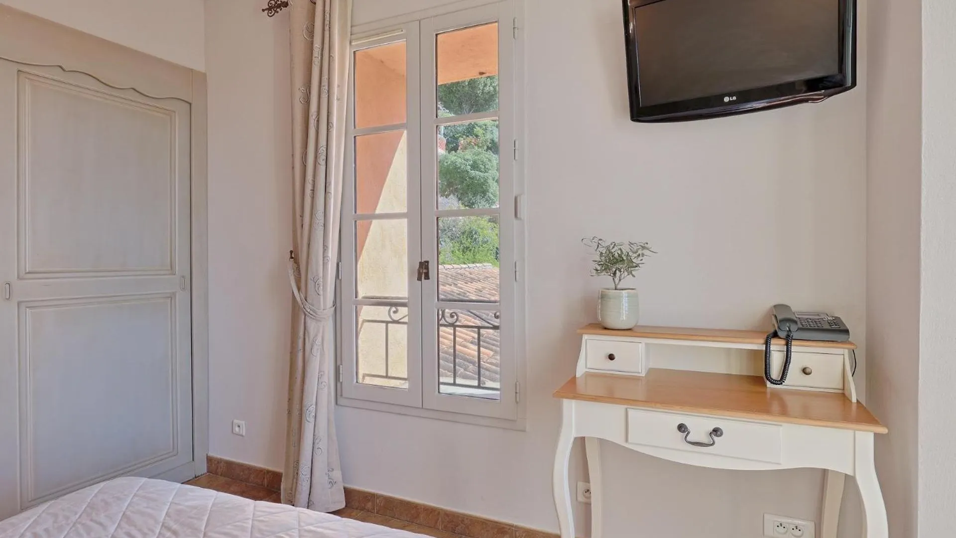 Hostellerie Du Cigalou Bormes-les-Mimosas Hotel