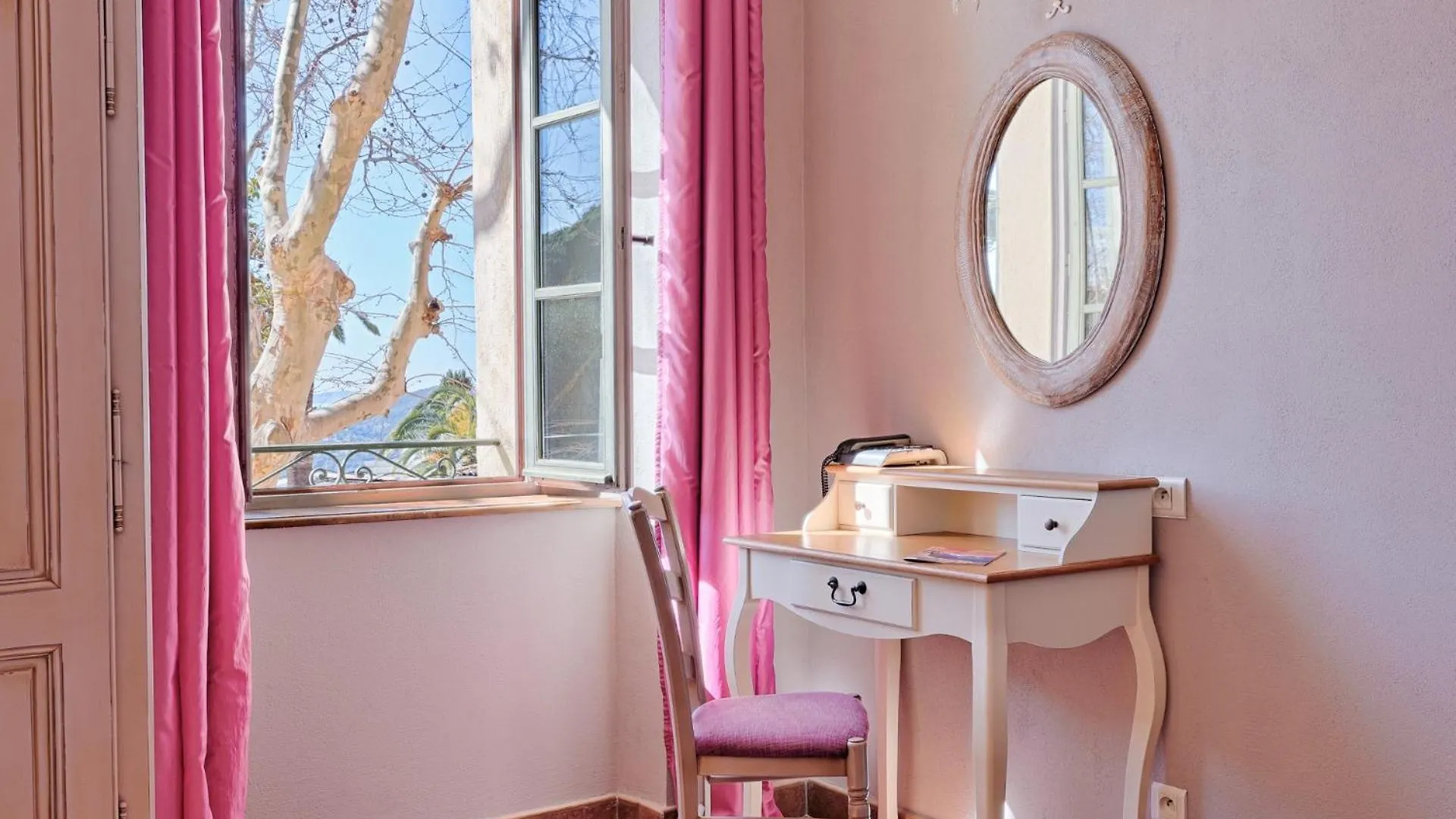 Hostellerie Du Cigalou Bormes-les-Mimosas 3*,